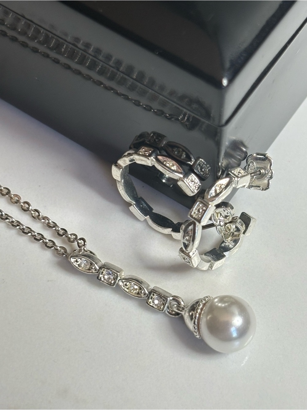 Vintage Avon Faux Pearl Drop Necklace & Hoop Earrings Set NIB 2006 Silver Tone
